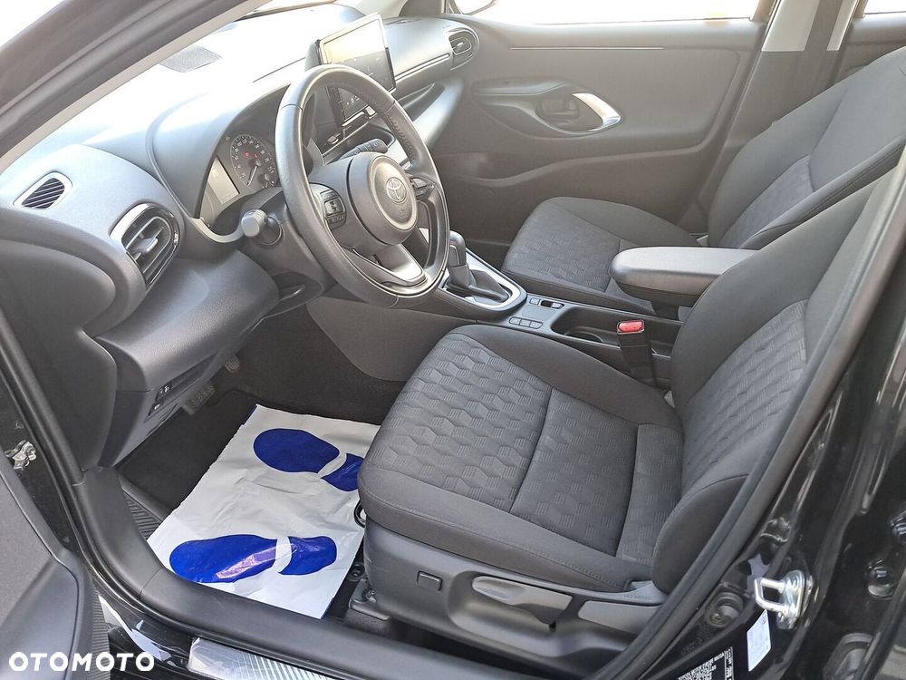 Toyota Yaris - 10