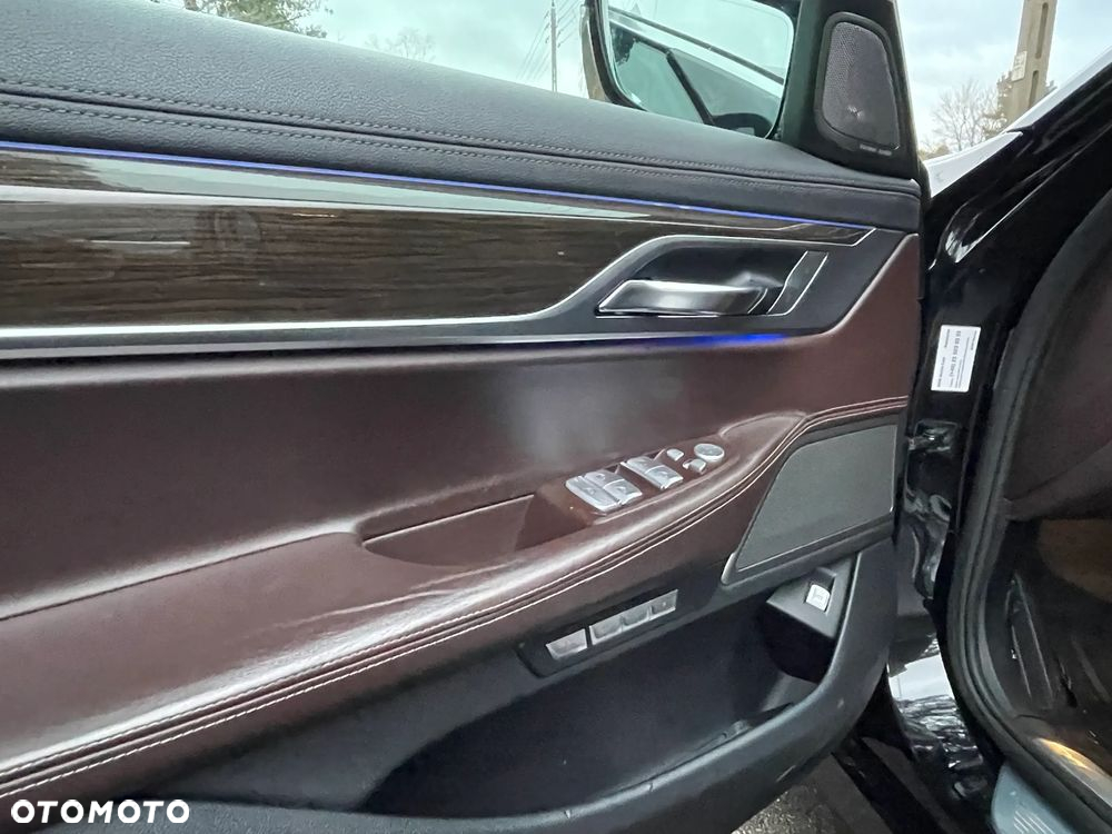 BMW Seria 7 740d xDrive - 7