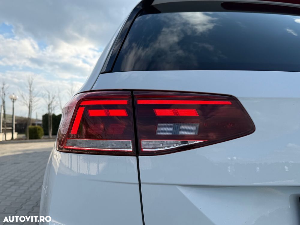 Volkswagen Passat 2.0 TDI SCR DSG Business - 31