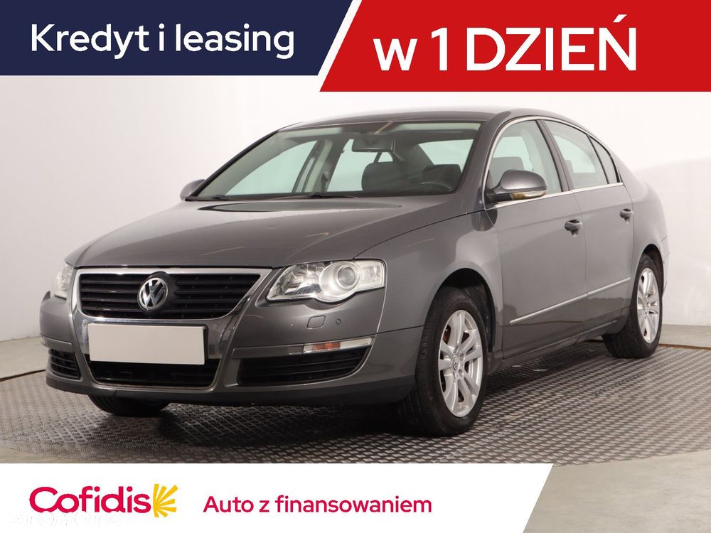Volkswagen Passat - 2