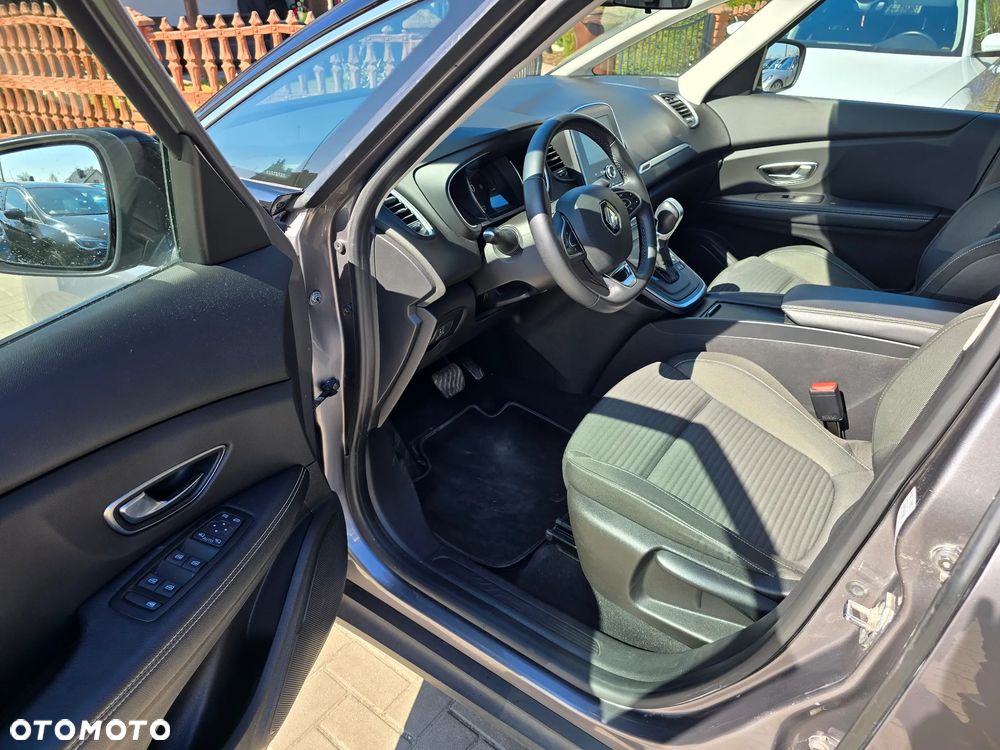 Renault Grand Scenic - 8