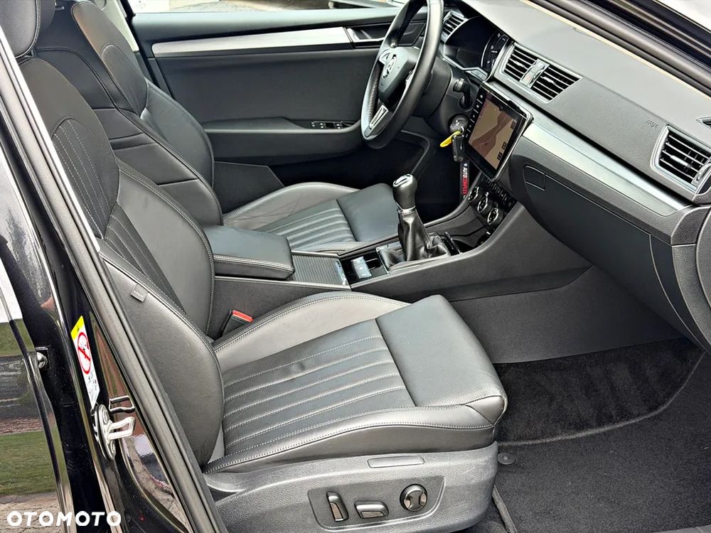 Skoda Superb 2.0 TDI Premium Edition - 26
