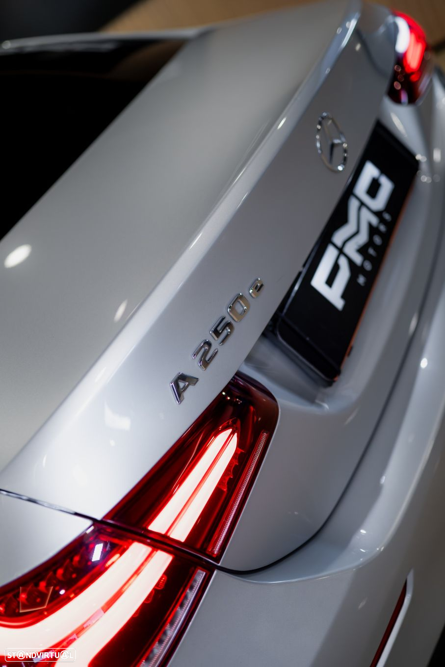 Mercedes-Benz A 250 Limousine e AMG Line - 16