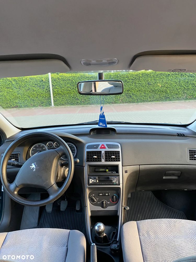 Peugeot 307 1.4 XR - 10