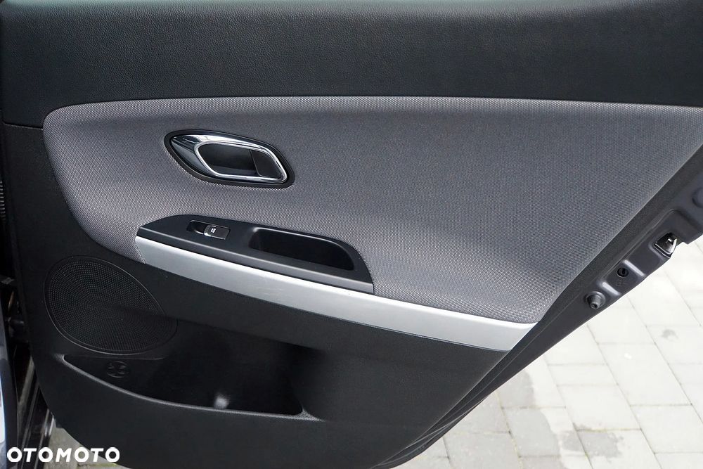 Kia Ceed 1.6 GDI Dream Team Edition - 35