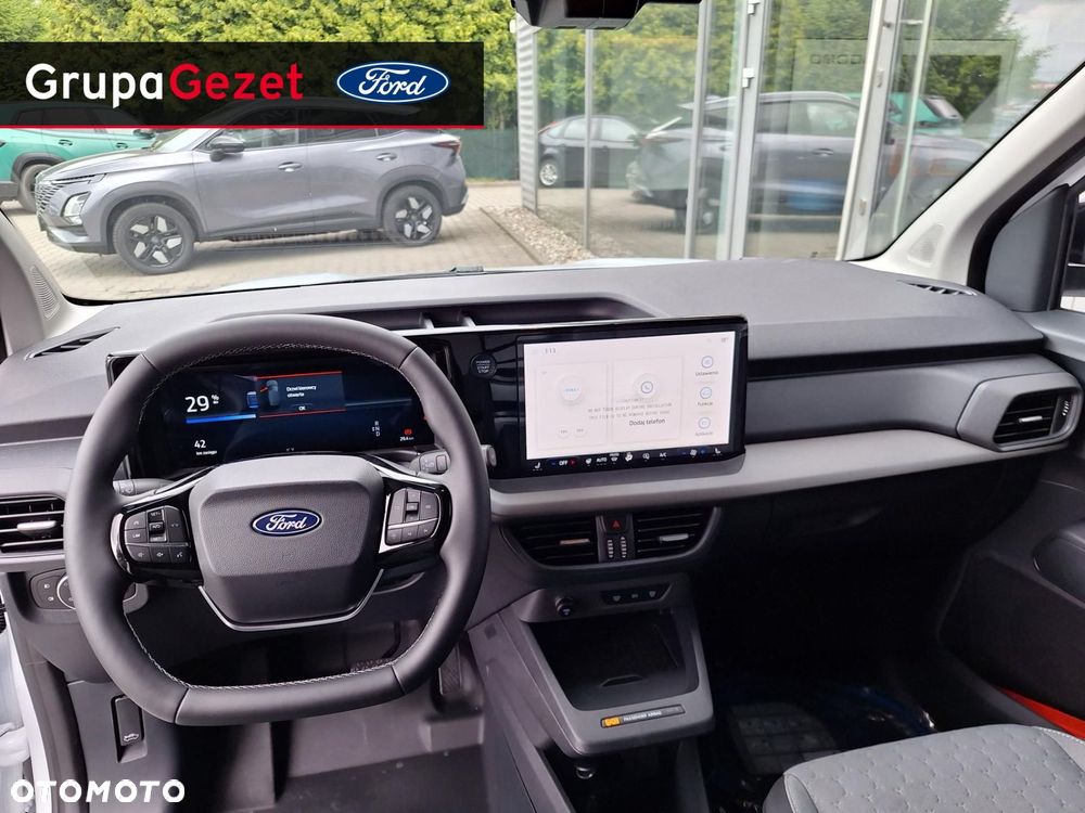 Ford Transit Courier - 17