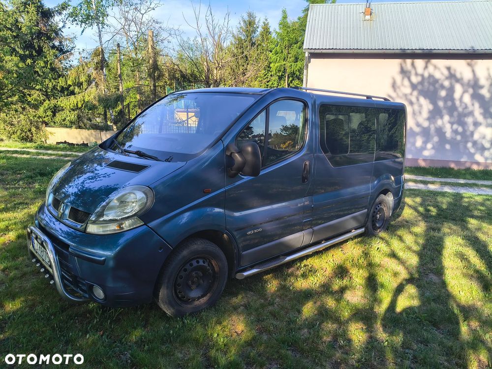 Renault Trafic Passenger - 2