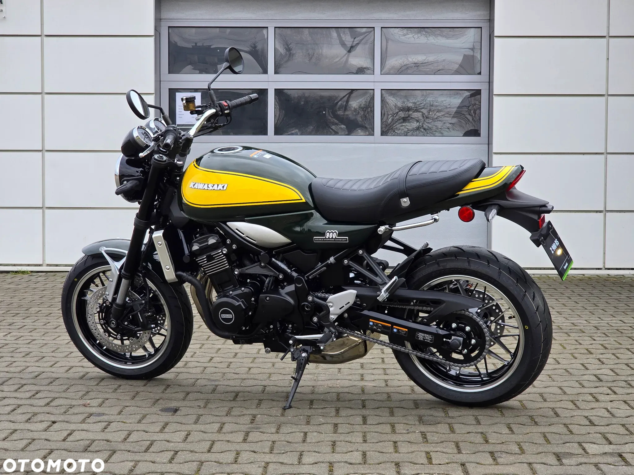 Kawasaki Z 900 RS - 11