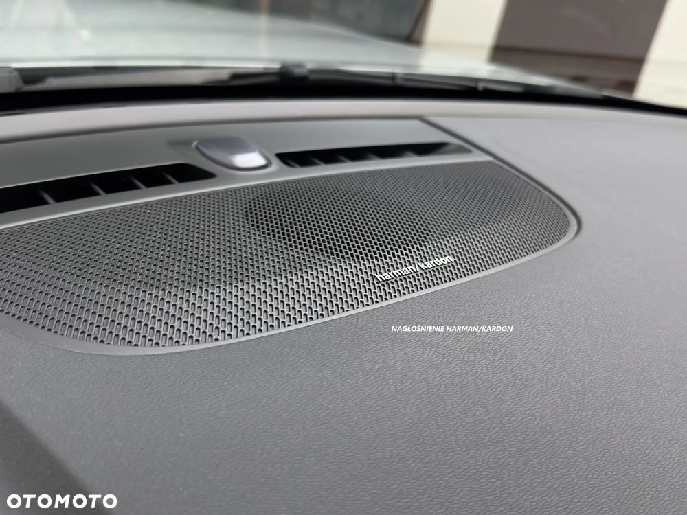 Volvo XC 40 B3 B DKG Plus Dark - 17