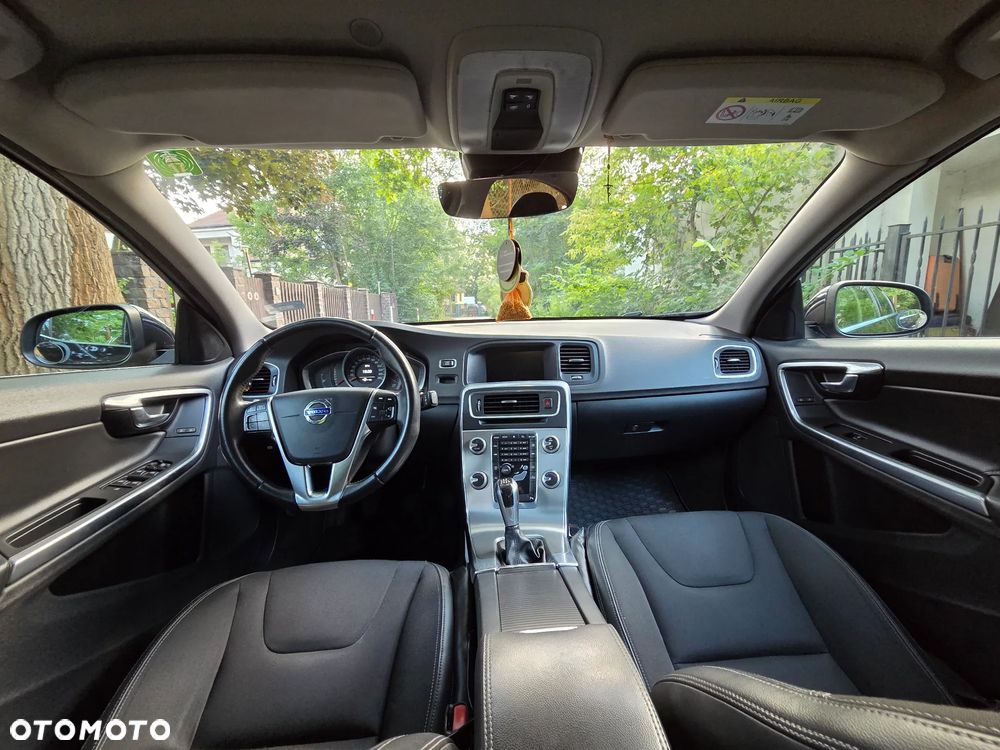 Volvo S60 D3 Drive-E Momentum - 32