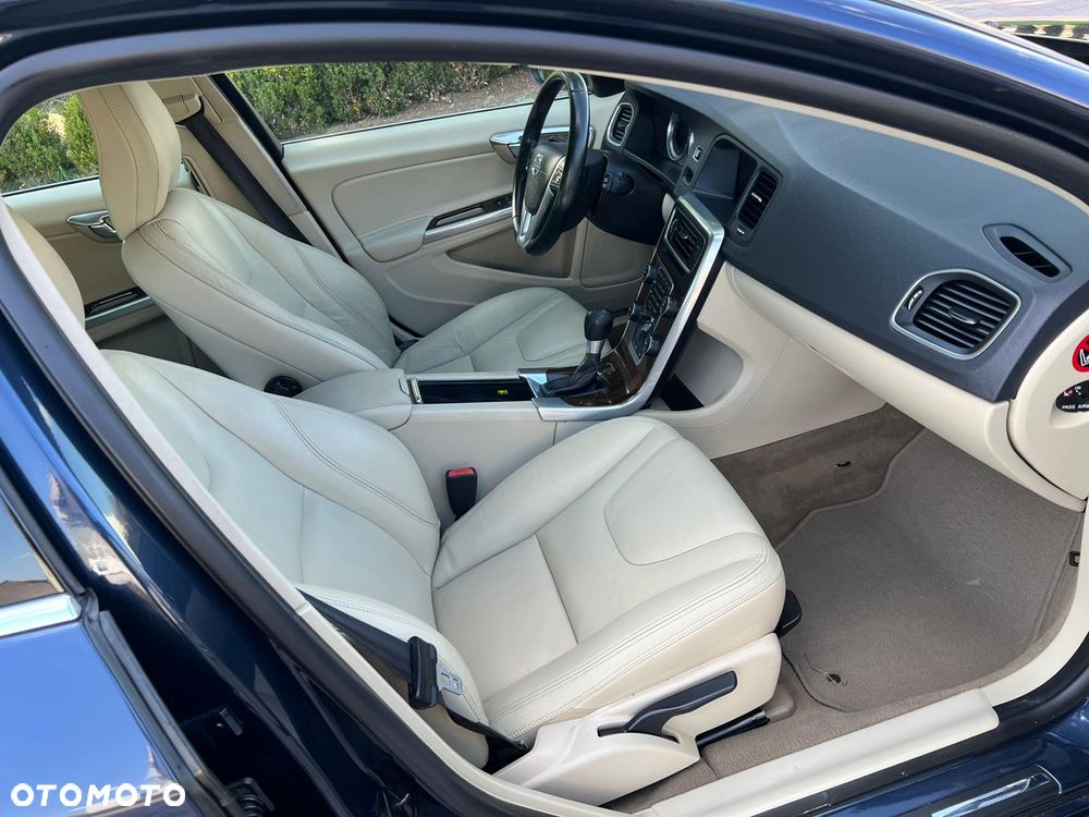 Volvo V60 T4 Summum - 23