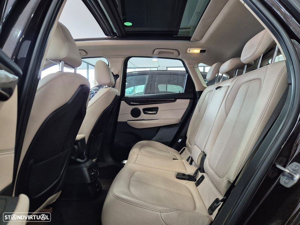 BMW 216 Active Tourer d Line Luxury - 10
