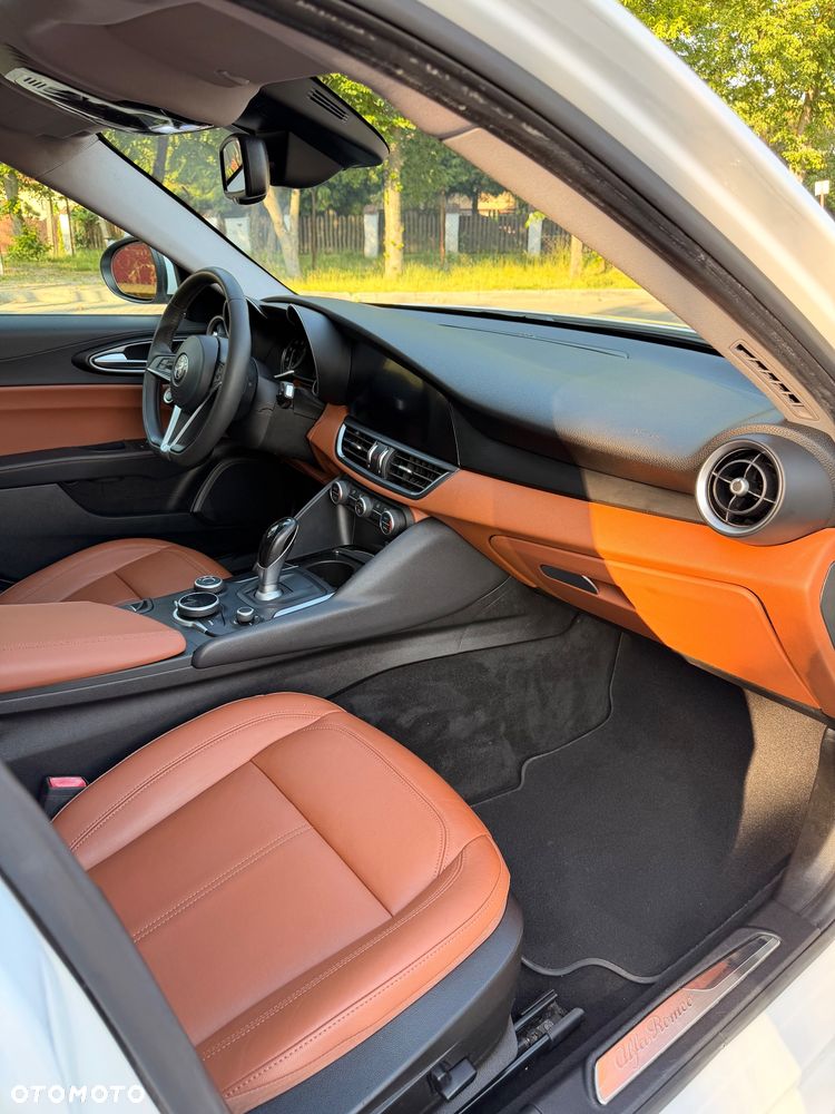 Alfa Romeo Giulia - 8