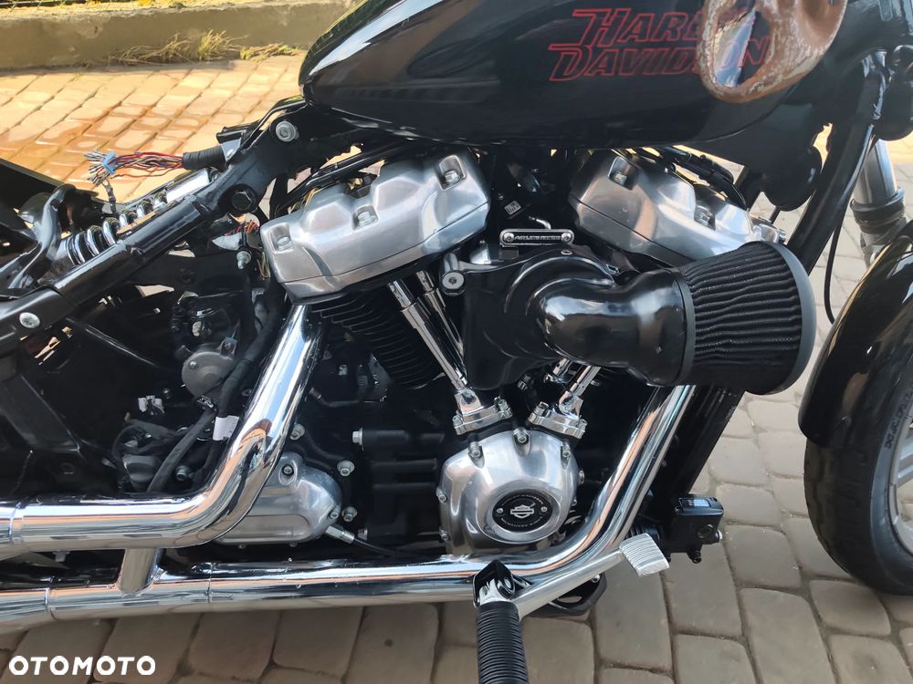 Harley-Davidson Softail Standard - 22