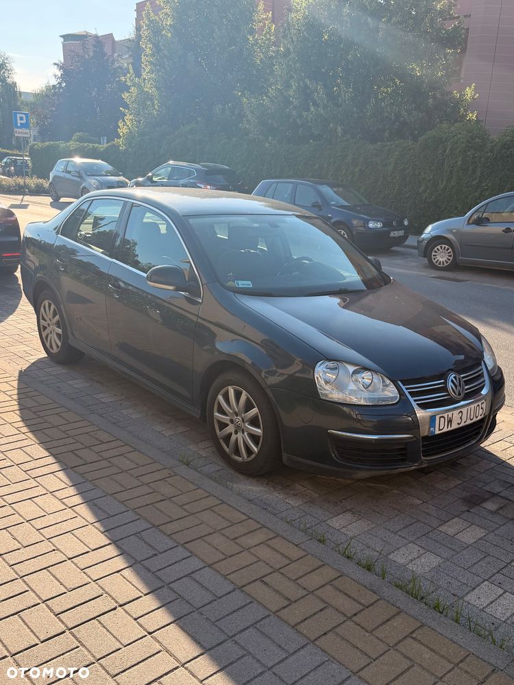 Volkswagen Jetta 1.9 TDI Comfortline - 2