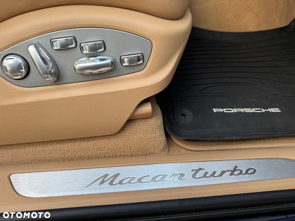 Porsche Macan Turbo PDK - 34