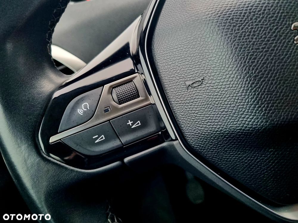 Peugeot 3008 1.2 PureTech Active S&S - 16