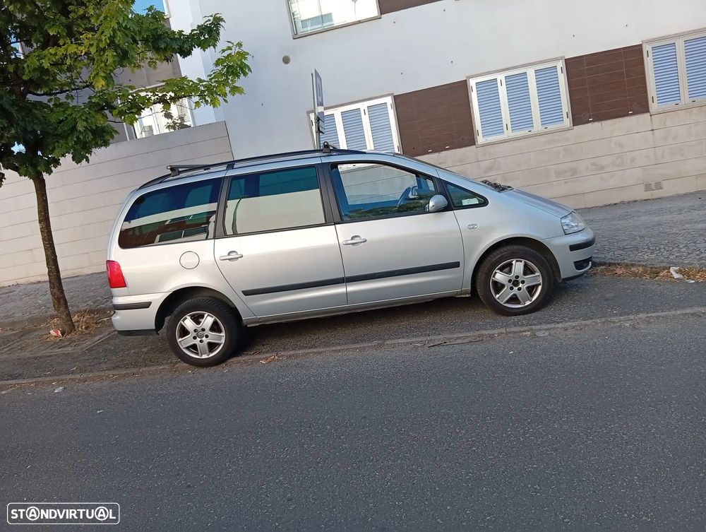 VW Sharan 1.9 TDi Confortline - 4