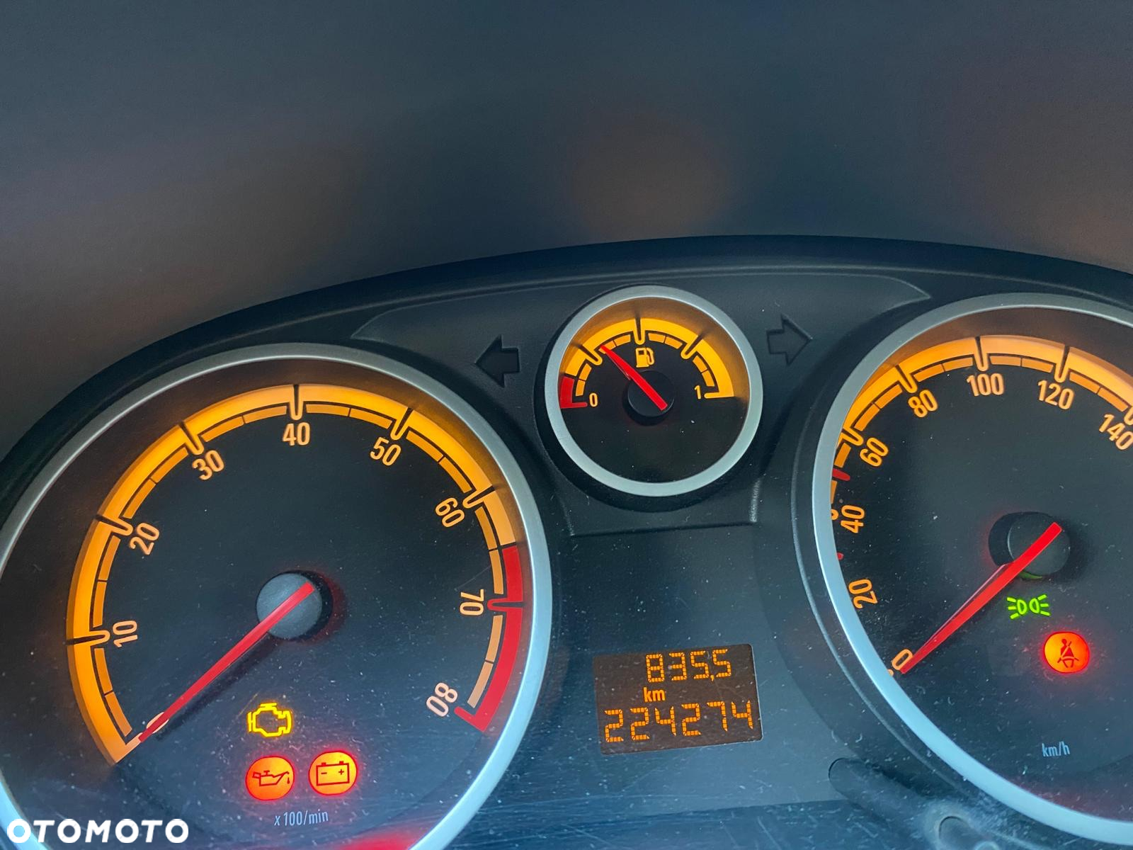 Opel Corsa 1.2 16V Essentia - 12