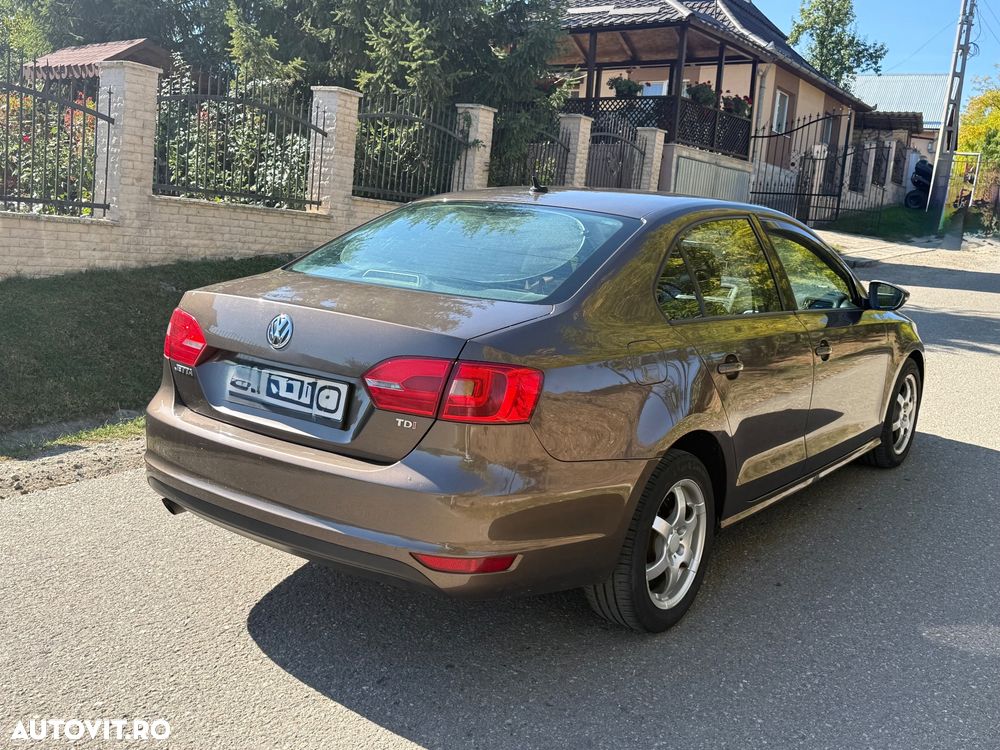Volkswagen Jetta 1.6 TDI CR DPF Trendline - 3