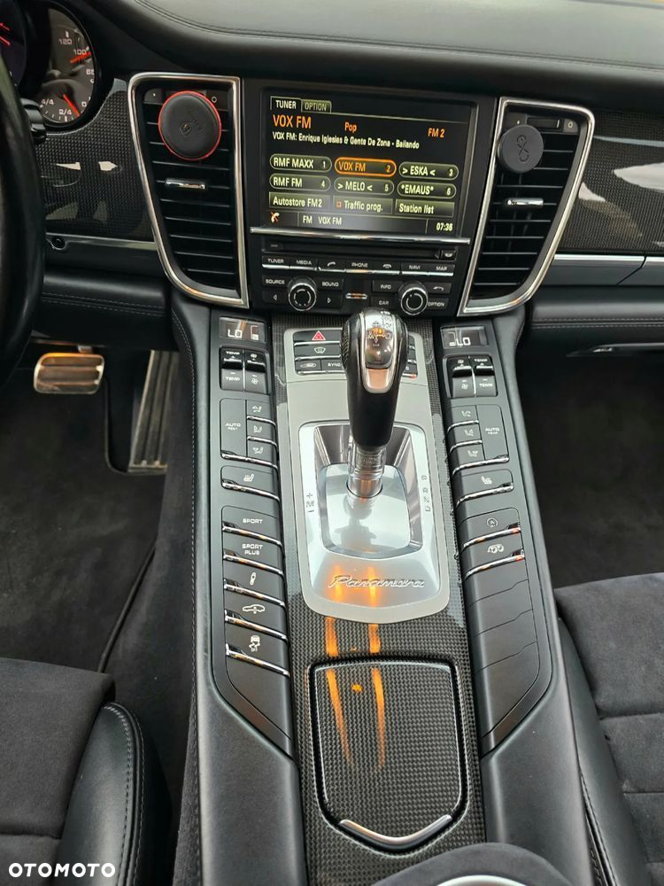 Porsche Panamera GTS - 29