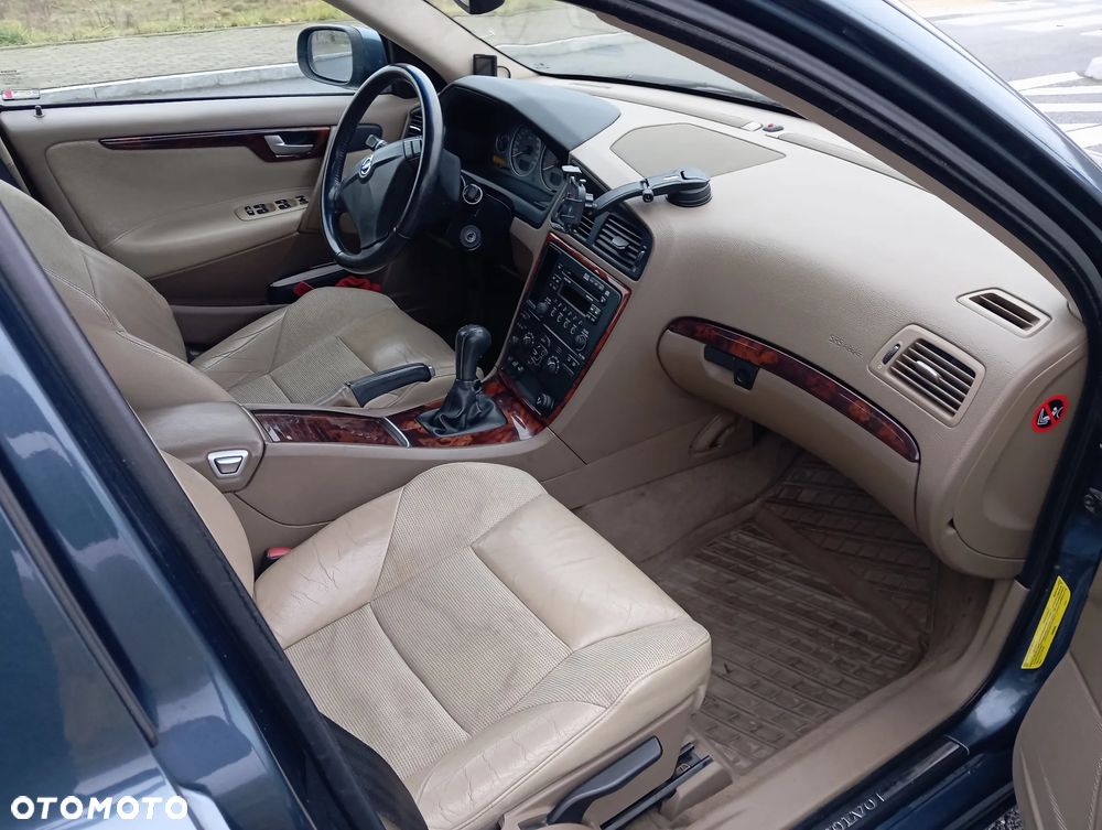 Volvo S60 2.5T AWD Momentum - 6