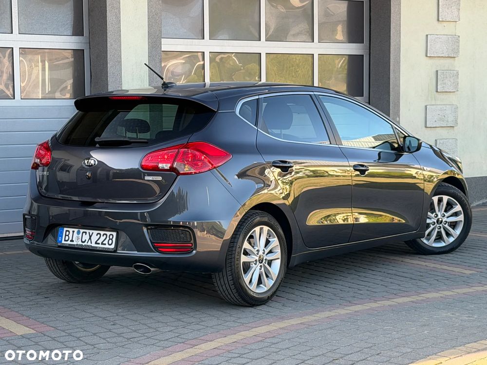 Kia Ceed 1.6 GDI Dream-Team Edition - 13
