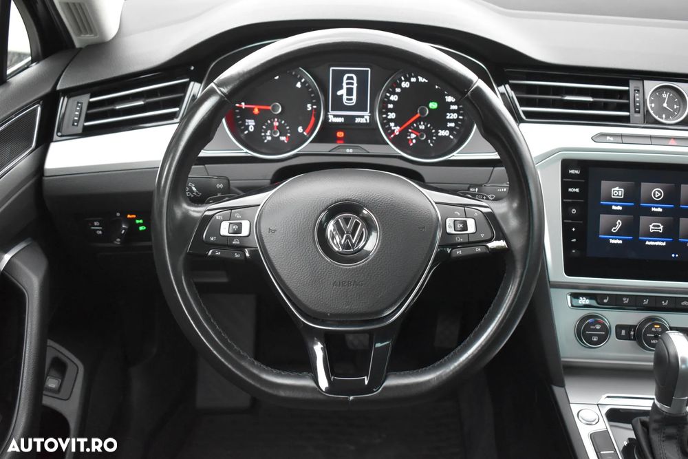 Volkswagen Passat 2.0 TDI SCR DSG Comfortline - 10