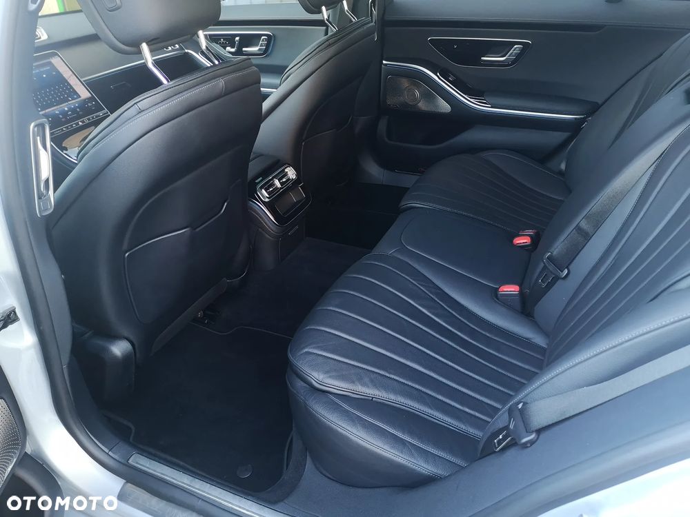 Mercedes-Benz Klasa S 580e L 9G-TRONIC - 31