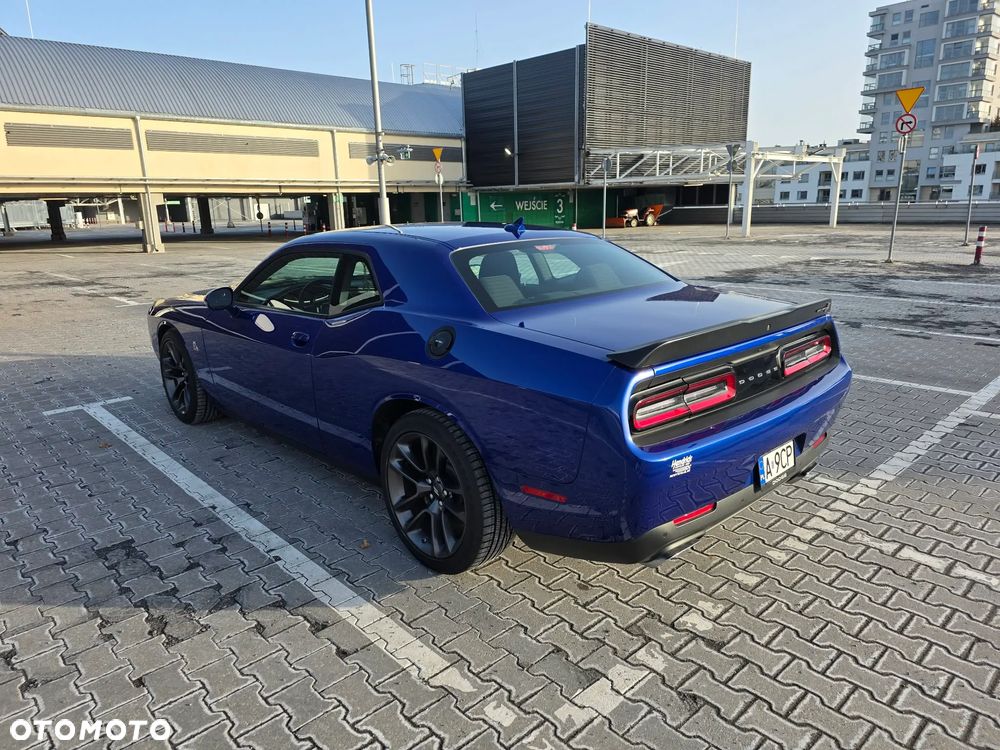 Dodge Challenger - 22