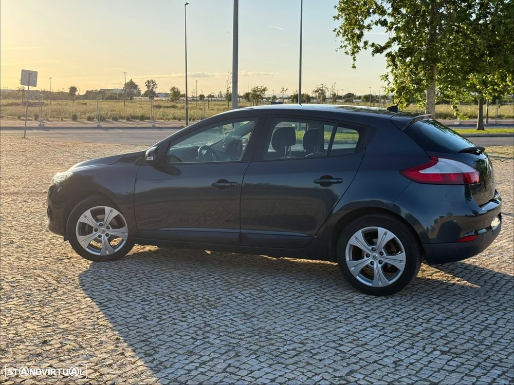 Renault Mégane - 5