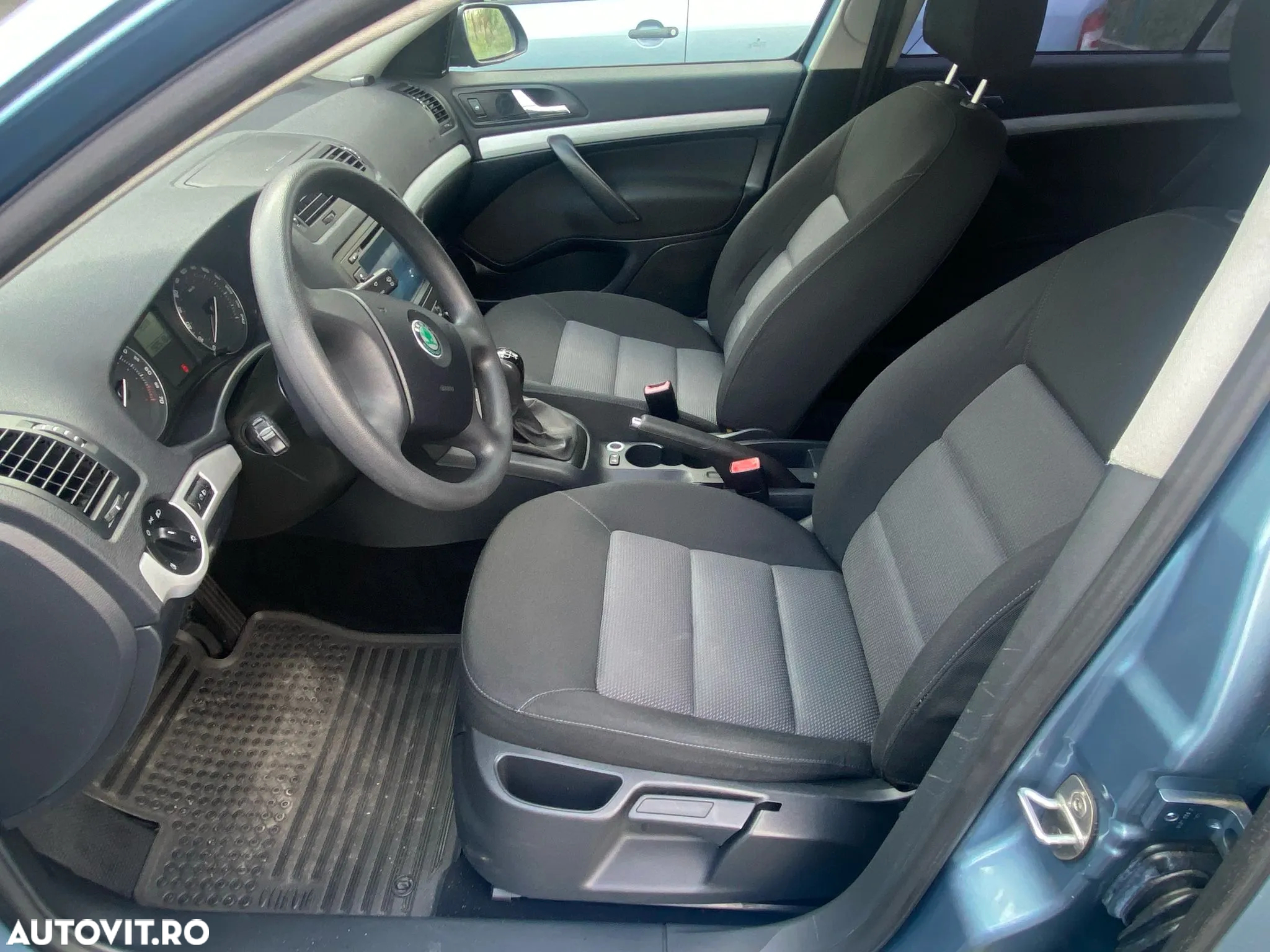 Skoda Octavia 1.6 Ambiente - 5
