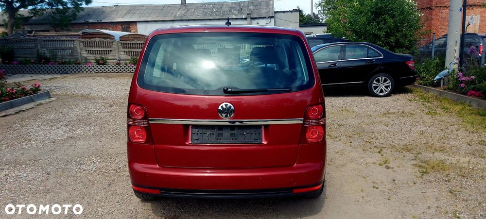 Volkswagen Touran 1.6 Conceptline - 10