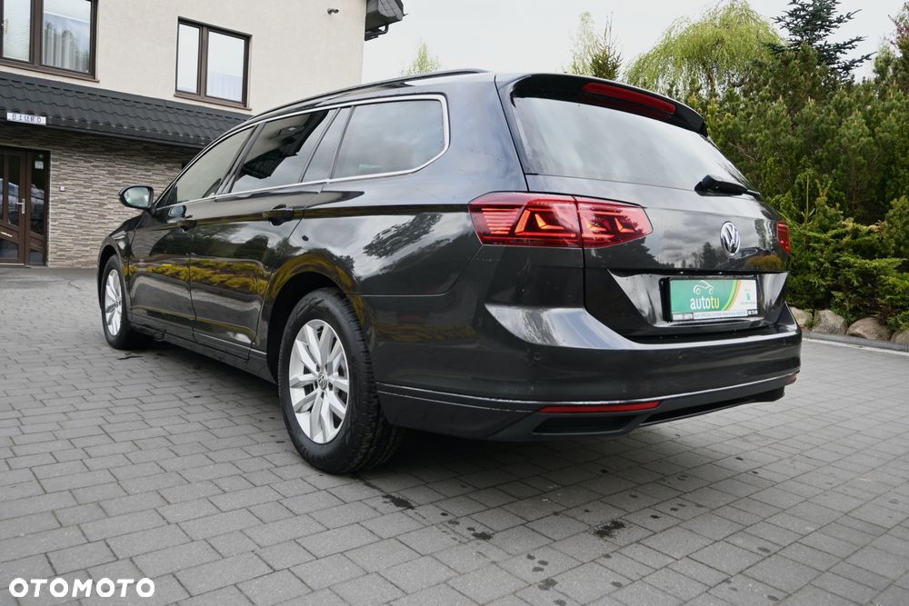Volkswagen Passat 2.0 TDI SCR DSG Business - 4
