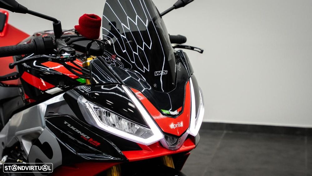 Aprilia Tuono V4 Factory - 8