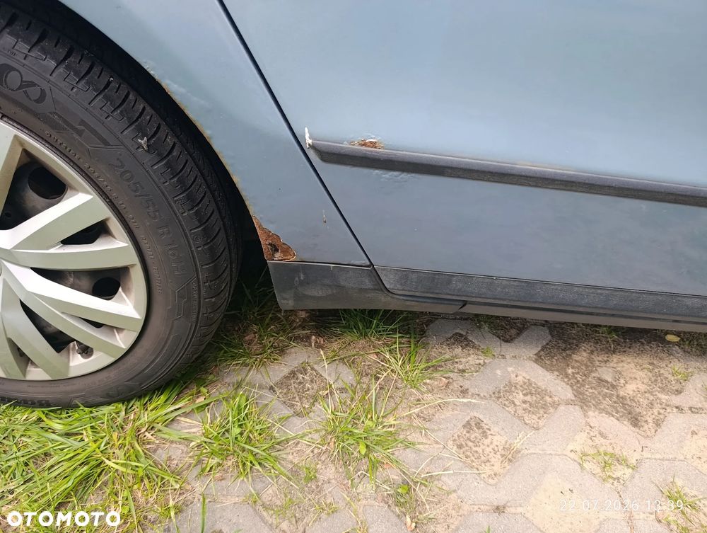 Volkswagen Passat - 4