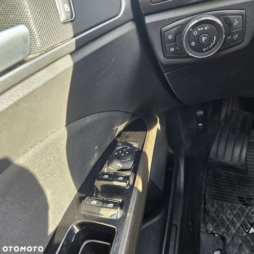 Ford Mondeo - 13