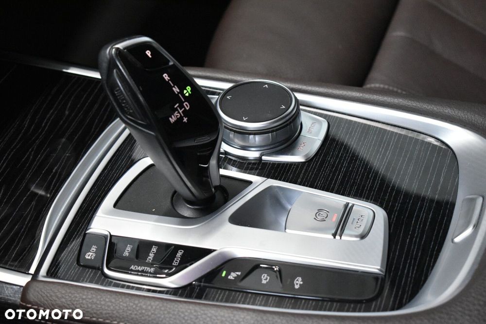 BMW Seria 7 - 24