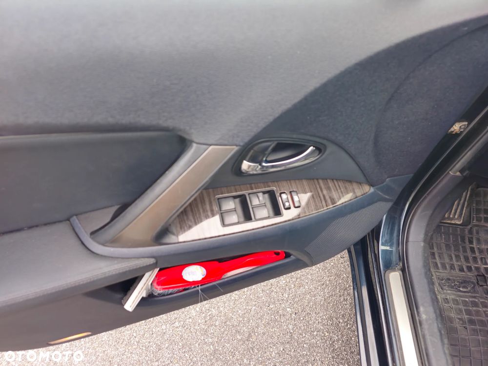 Toyota Avensis 1.8 Sol NAVI - 10