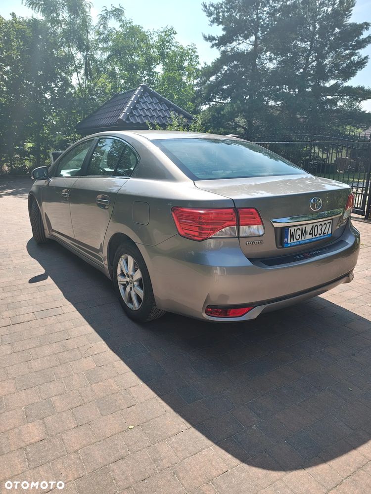 Toyota Avensis 2.0 D-4D Active - 3