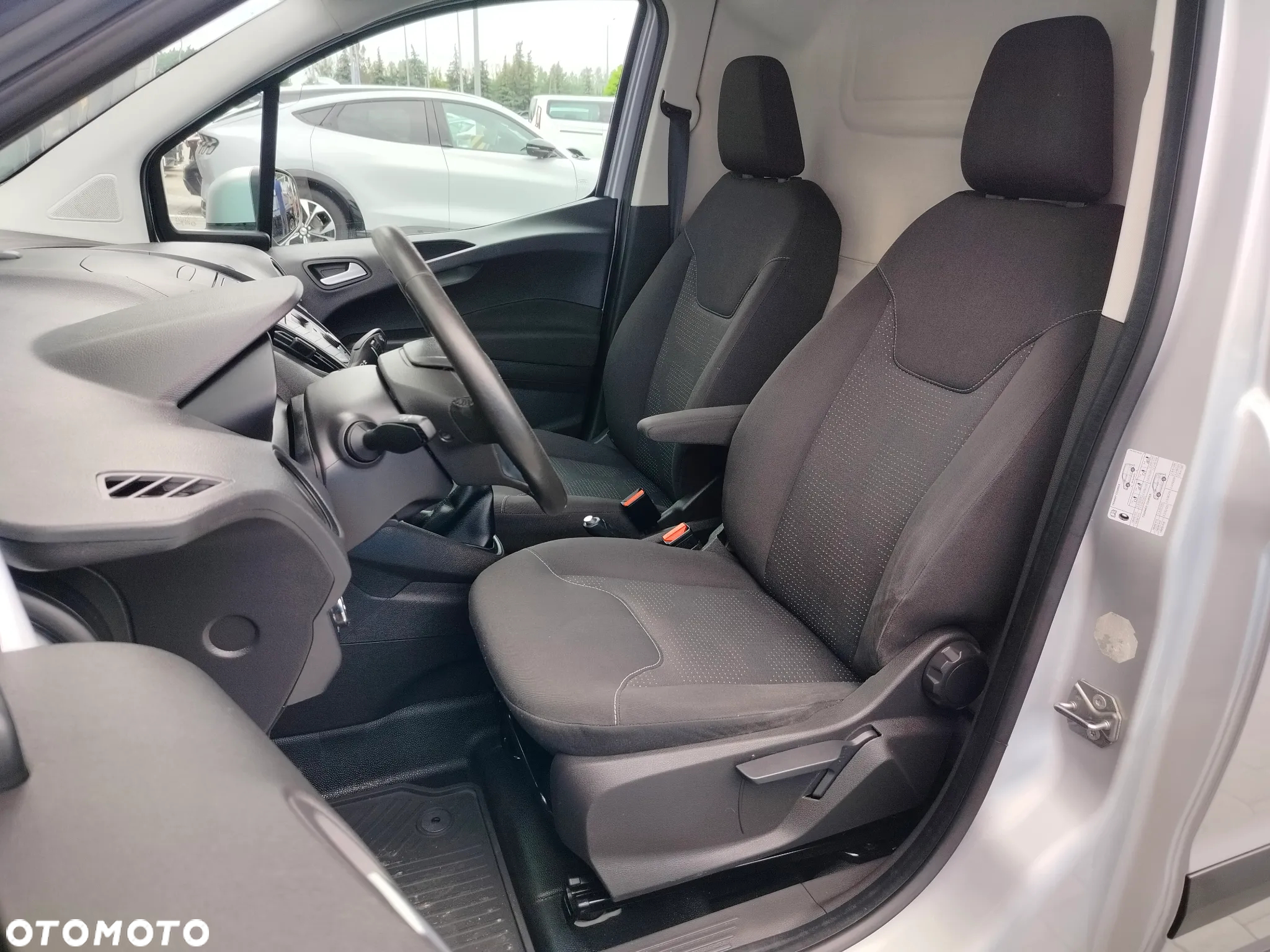 Ford Transit Courier - 7