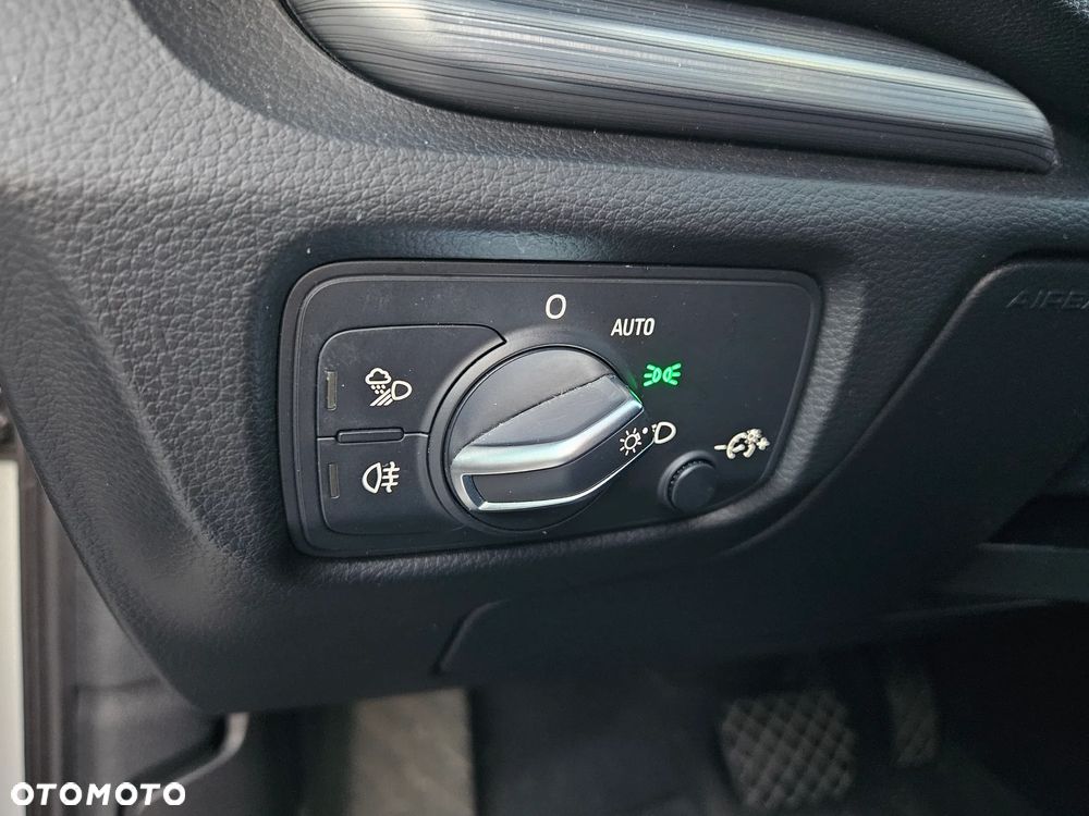 Audi A3 Sportback 1.4 TFSI CoD S tronic - 38