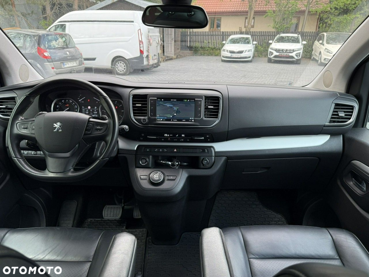 Peugeot Traveller - 25