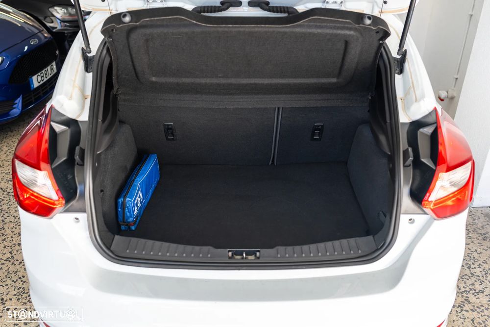 Ford Focus 2.0 EcoBoost ST c/ Pack Pele Desportiva - 22