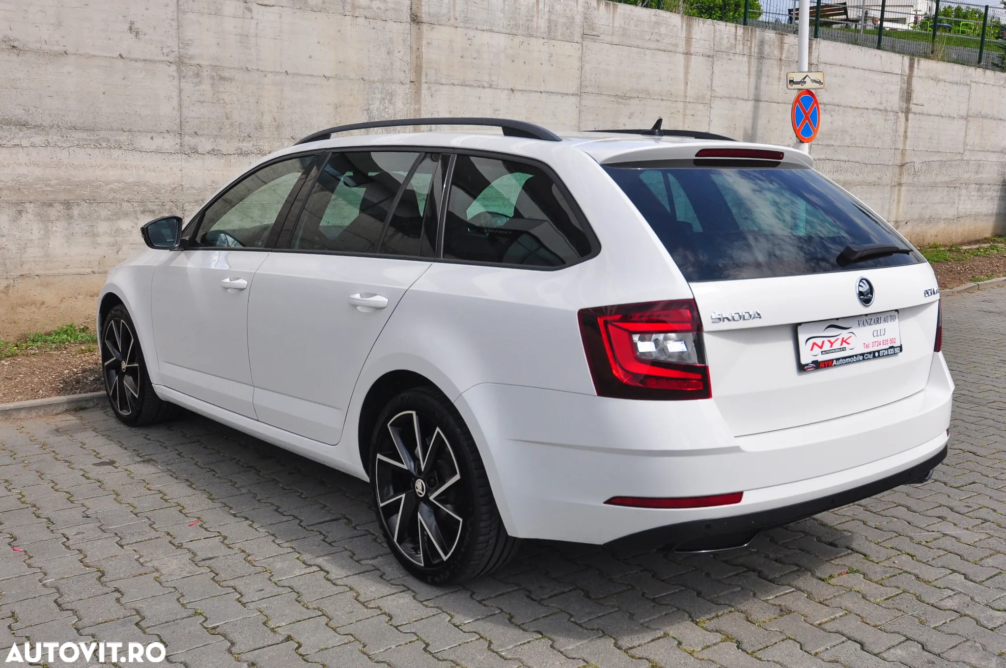 Skoda Octavia 1.6 TDI DSG Ambition - 3