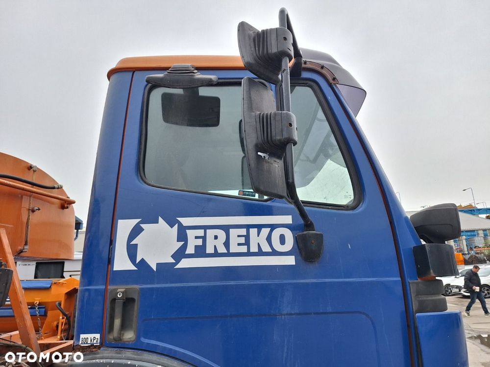 Versalift 1824 4X4 + Kropice + Sypač - 31