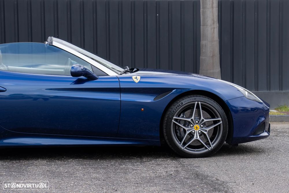 Ferrari California T - 32