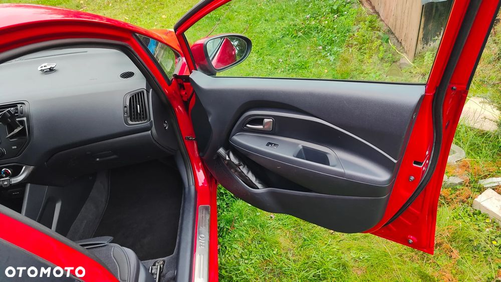 Kia Rio 1.4 M - 31