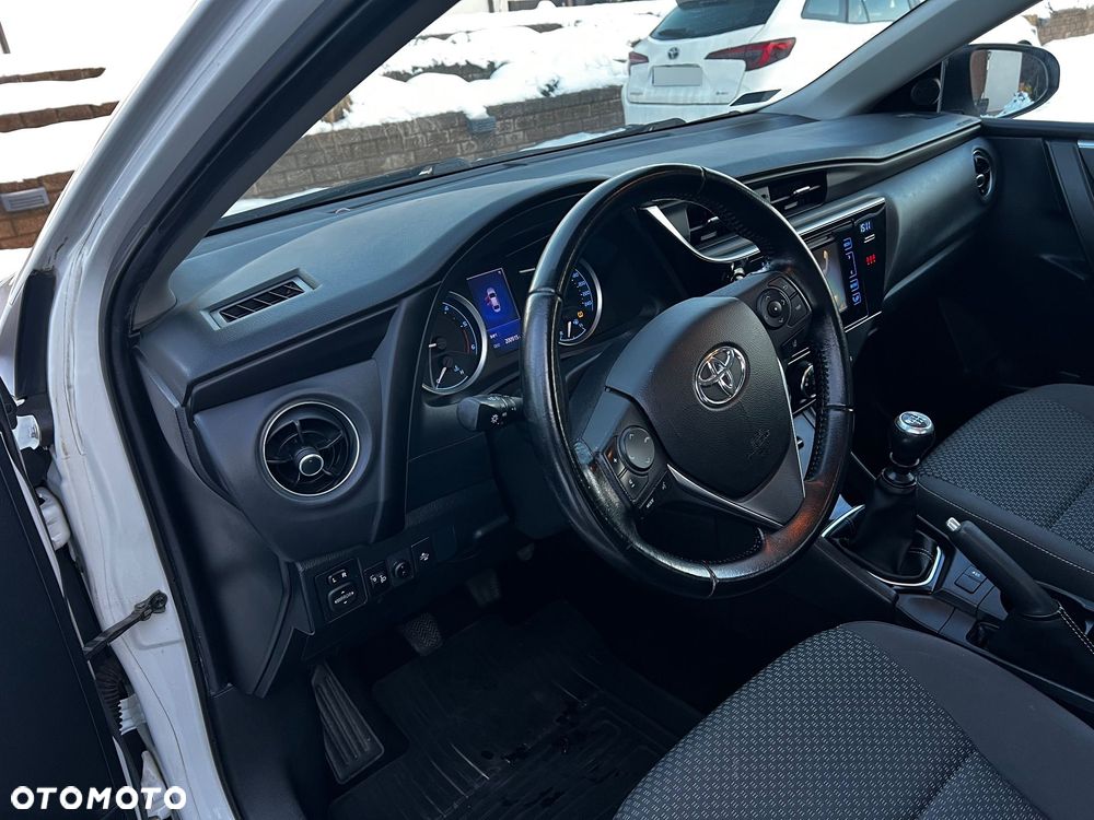 Toyota Corolla 1.4 D-4D Premium EU6 - 10