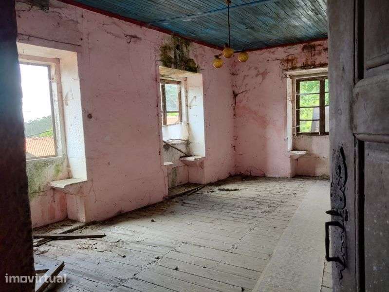 Casa antiga de pedra com quintal - Grande imagem: 4/10